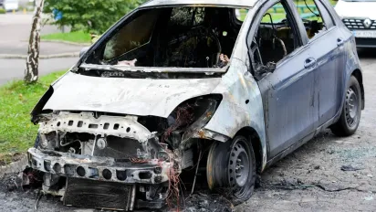 У Рівному поліцейські затримали зловмисників, які спалили авто підприємця - фото