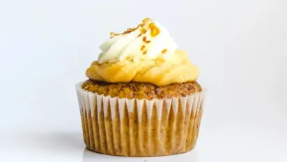 Ідеальний апельсиновий кекс на кислому йогурті: смачний рецепт - фото