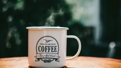 Як відмити чашки від нальоту чаю та кави: перевірені методи - фото