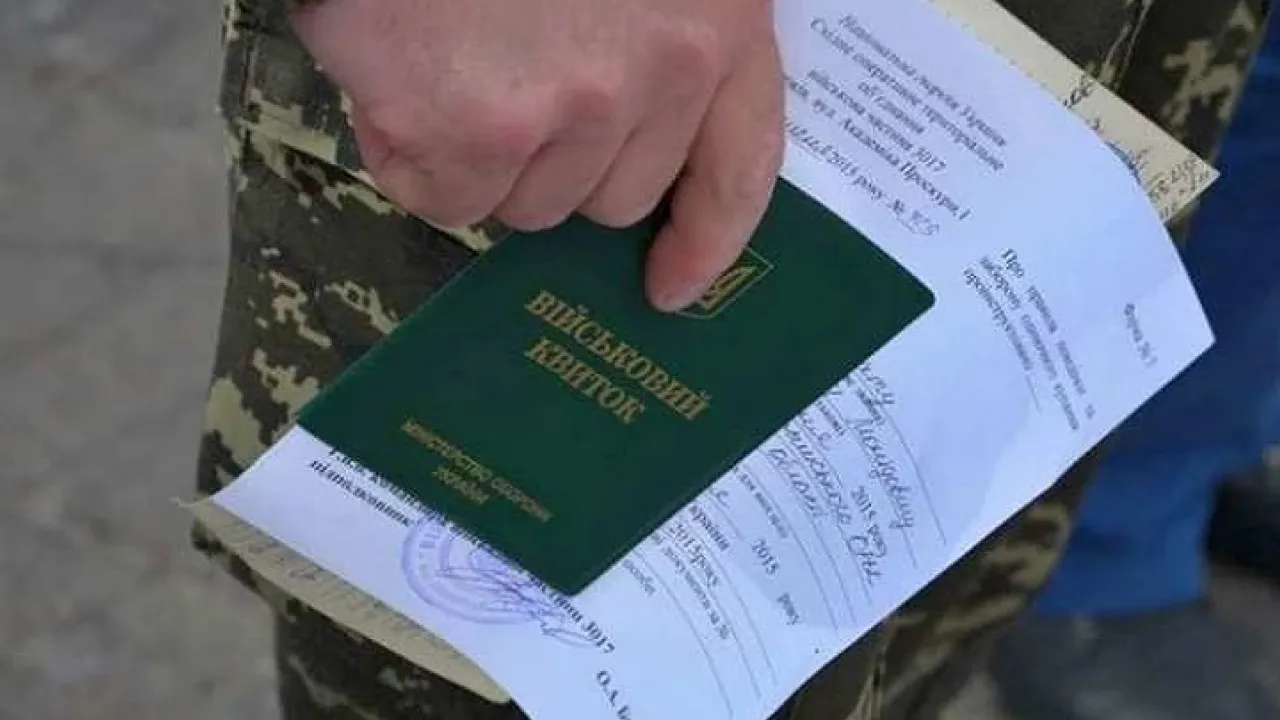 У Сумах затримали медика, який забезпечував ухилянтів медичними документами для встановлення групи інвалідності 