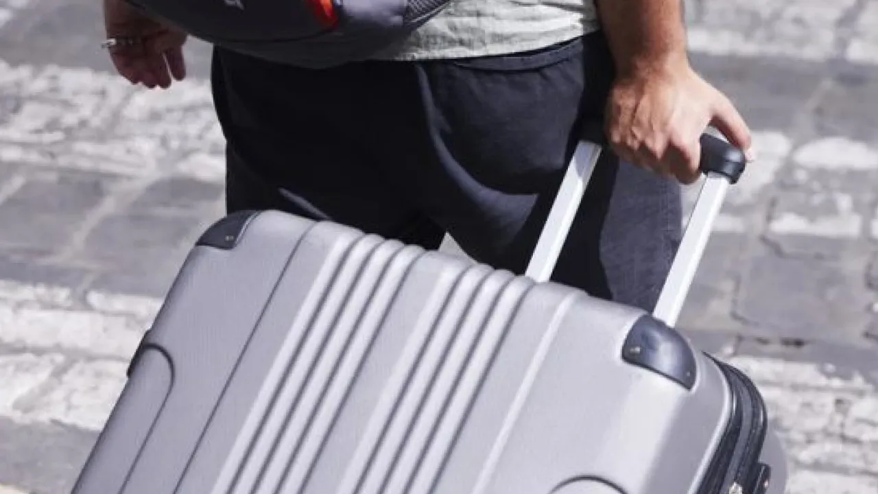 На Вінниччині чоловік намагався виїхати за кордон, вдаючи із себе вдівця з дитиною "на руках" 