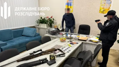 Начальник Тернопільського ТЦК вимагав у підприємця хабар за відстрочку від мобілізаці - фото