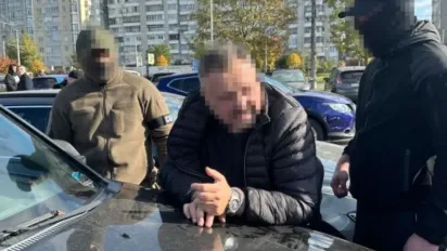 На Львівщині затримали керівника благодійного фонду, який допомагав ухилянтам - фото