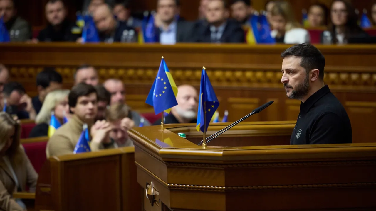 Зеленський подав законопроєкт про продовження воєнного стану та мобілізації 