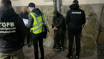 На човні в Молдову: на Вінниччині затримали іноземця, який допомагав чоловікам тікати з країни - фото