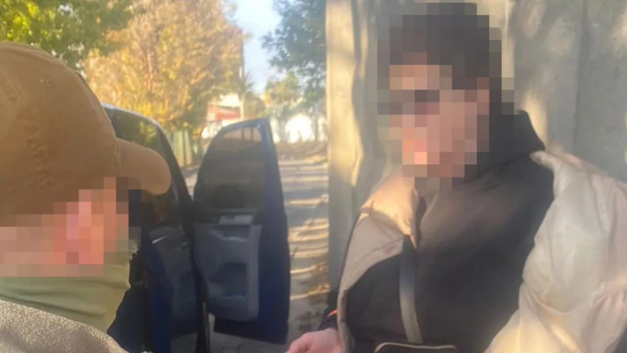  На Рівненщині затримали агентку рф, яка пропонувала військовим послуги з клінінгу, щоб розвідати їхні позиції 