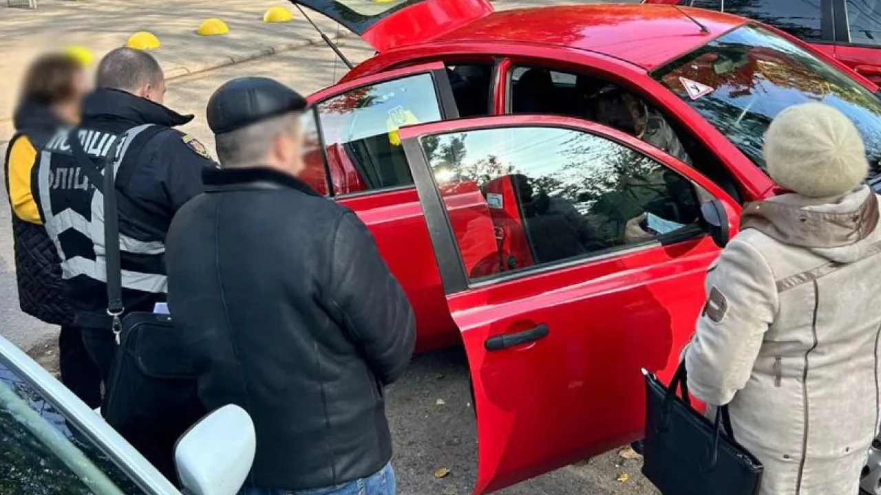 У Запоріжжі викрили “чорних рієлторів”, які привласнювали квартири померлих громадян 