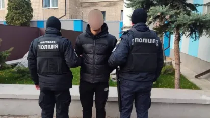 На Київщині молодик вдарив ножем свого знайомого - фото