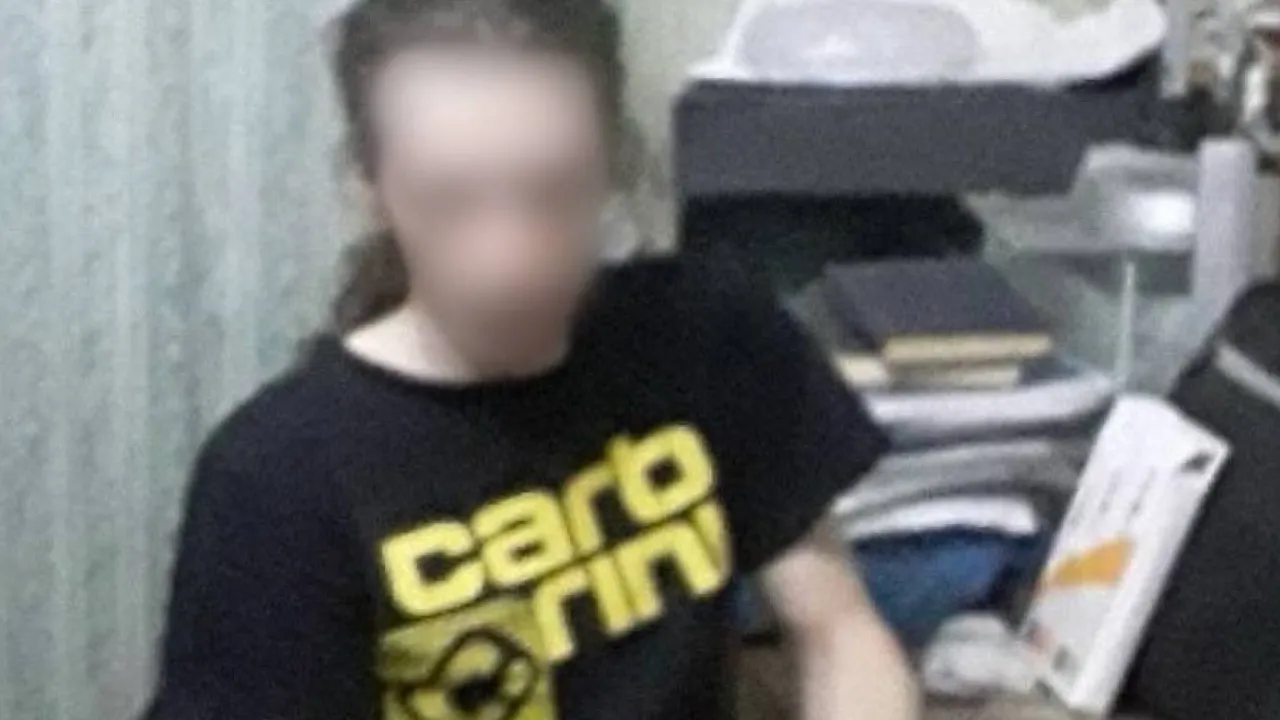 У Харкові хлопець намагався зарізати своїх друзів, а потім накинувся на матір із сокирою 