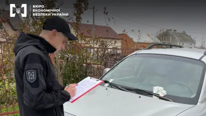 На Львівщині викрили схему ввезення авто під виглядом гуманітарки - фото