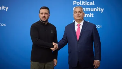 "Нам потрібна достатня кількість зброї, а не підтримка в переговорах": Зеленський на саміт в Будапешті - фото