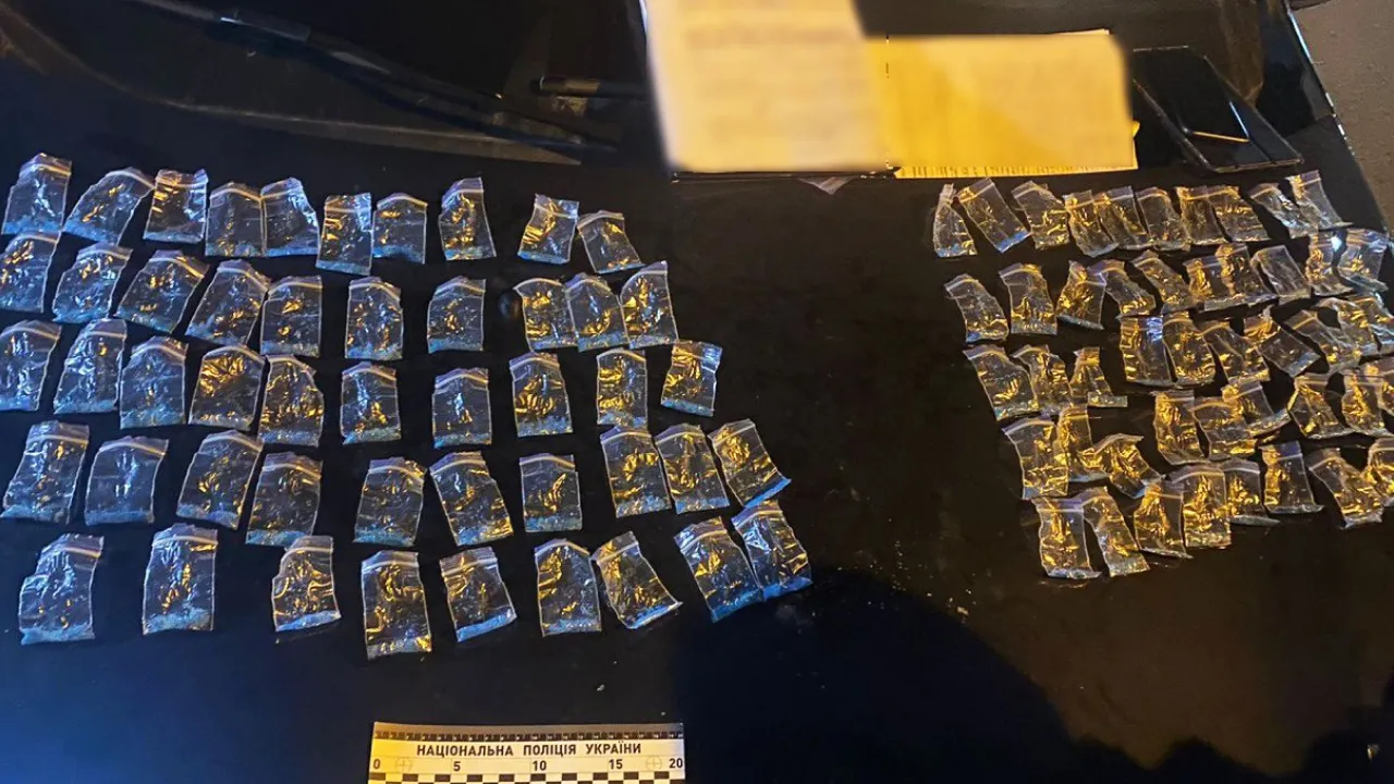 У Рівному оперативники викрили 15-річного збувача наркотиків 