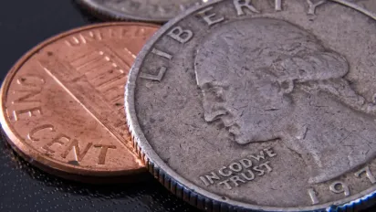 Чи варто піднімати знайдену монету: прикмети і поради - фото