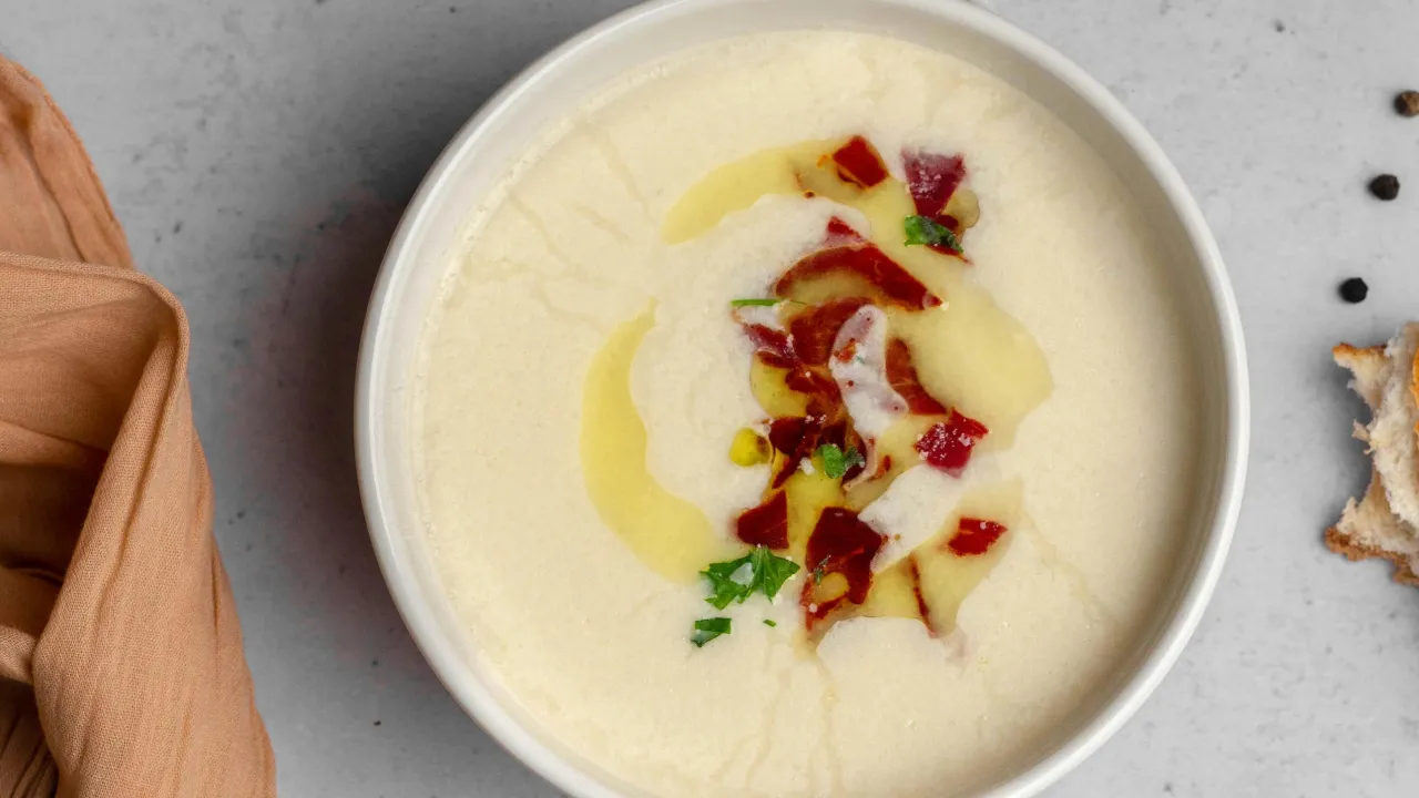 Як приготувати дуже смачний курячий крем-суп з грінками 