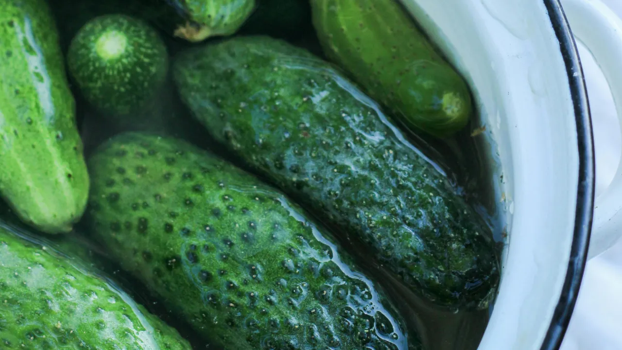 В Україні активно дорожчають оірки: причини здорожчання 