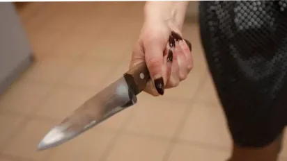 На Одещині жінка вдарила ножем співмешканця у груди, через те, що той збирався зустрітися з друзями - фото