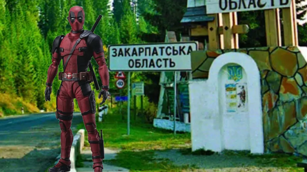 На Закарпатті чоловік-Дедпул з мачете влаштував бійку з поліцією 