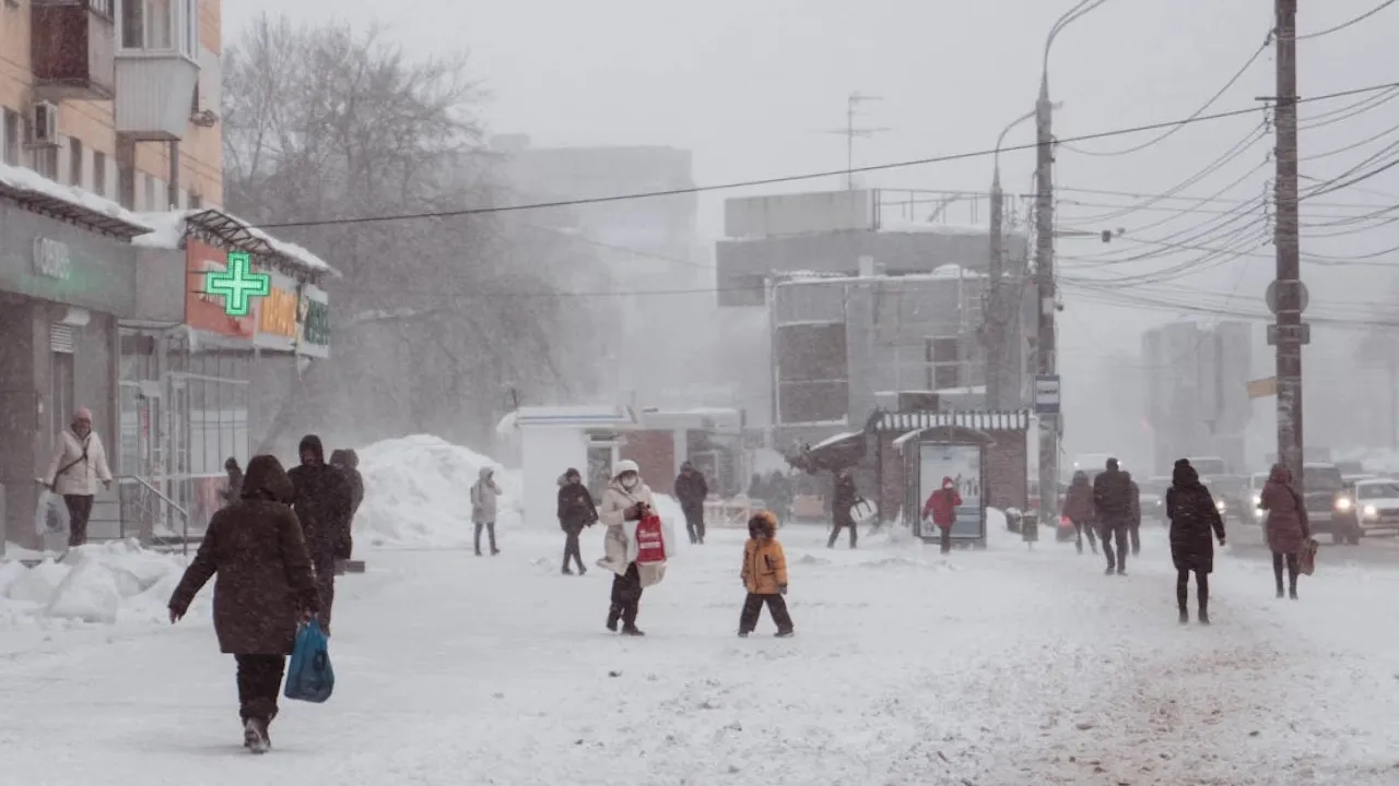 В Україну йдуть дощі та мокрий сніг: прогноз погоди на четвер  