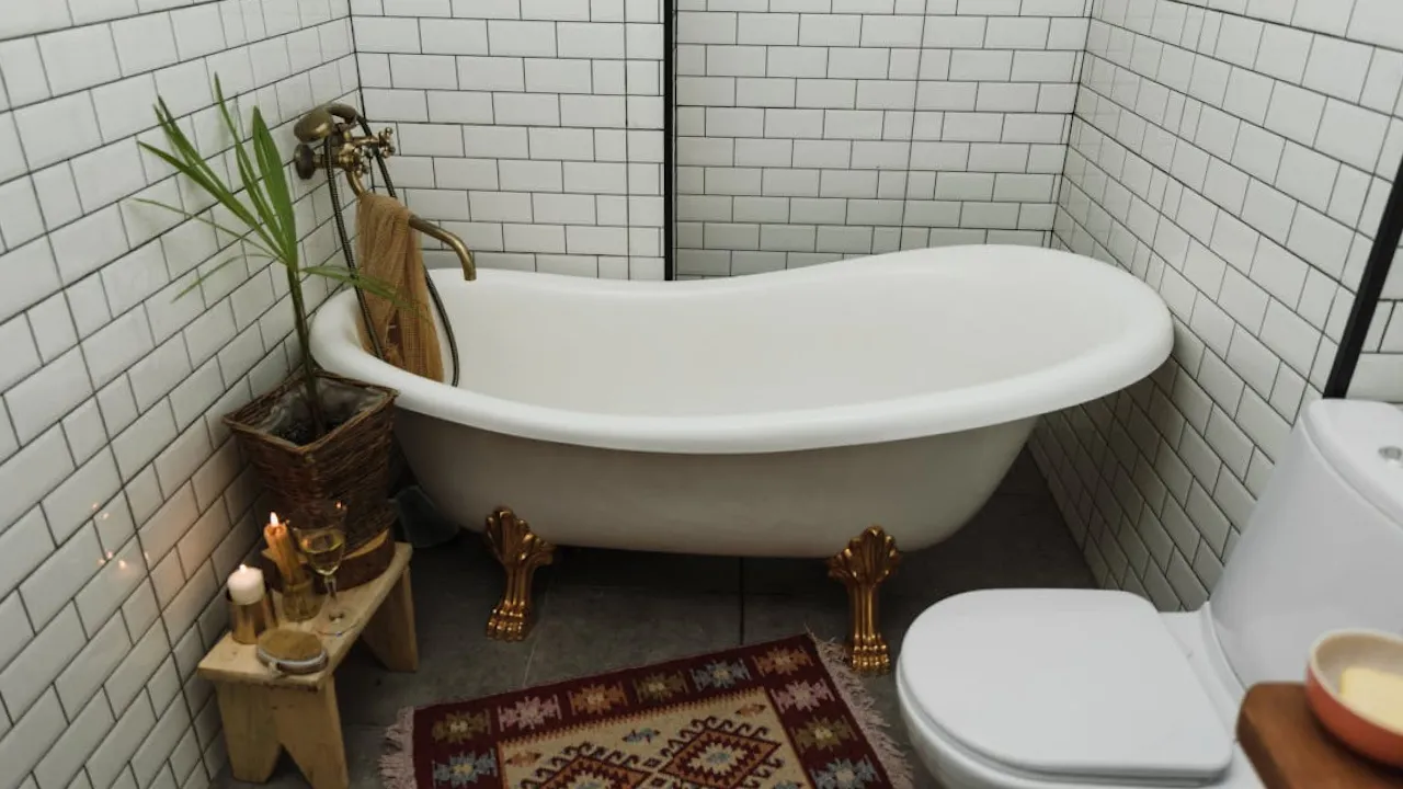 Чим відмити чавунну ванну: від бруду, що в'ївся, жовтизни та іржі 