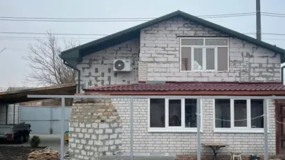 На Дніпропетровщині командир військової частини змушував солдатів будувати будинки для своїх родичів - фото