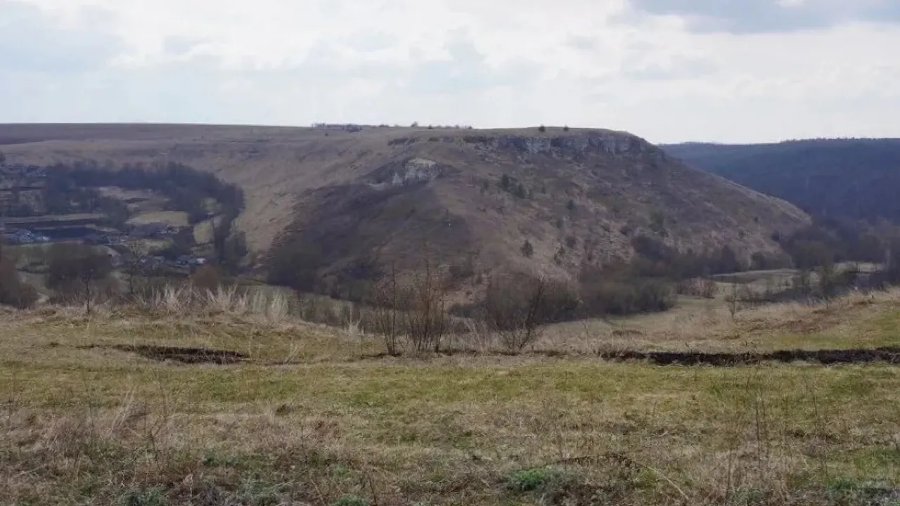 На Хмельниччині суд повернув державі землі, на яких розміщена пам’ятка археології 