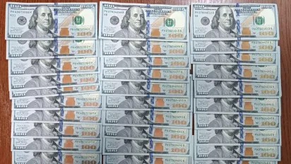 На Львівщині жінка пропонувала прикордонникам $3 000 за виїзд її чоловіка - фото