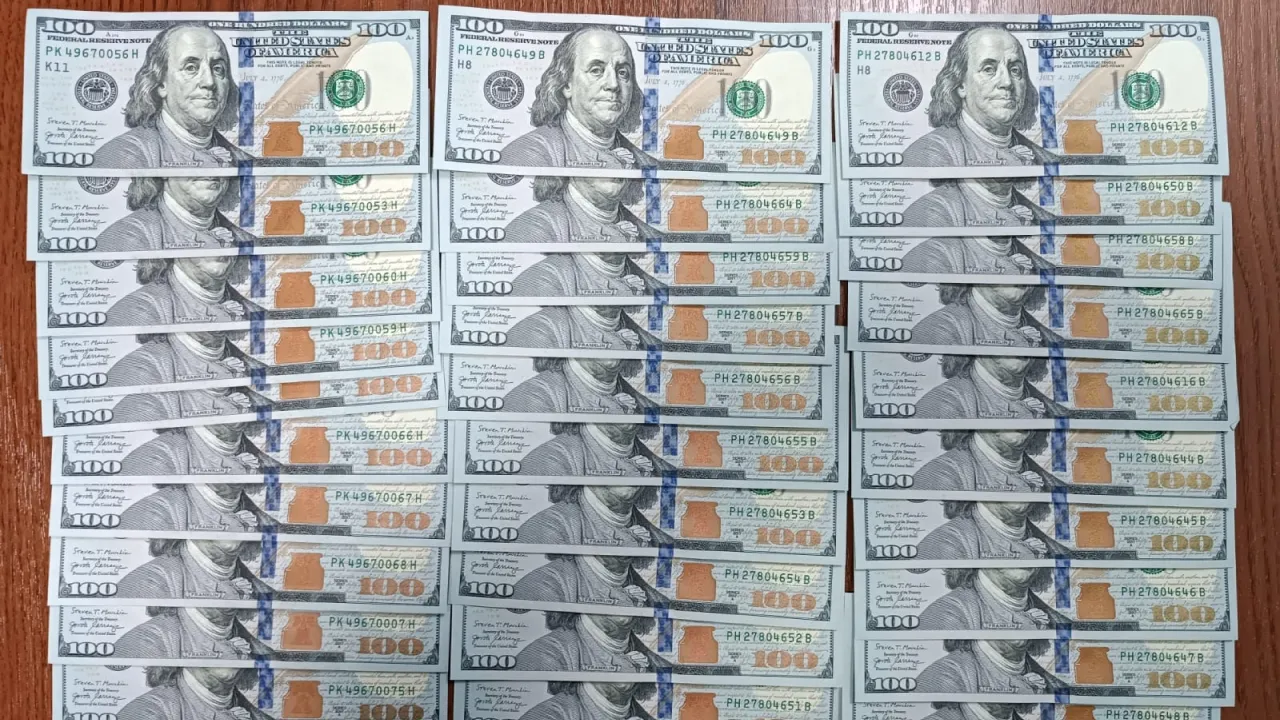 На Львівщині жінка пропонувала прикордонникам $3 000 за виїзд її чоловіка 