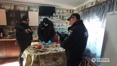 На Одещині чоловік відрубав голову 5-річній дівчинці й намагався скоїти самогубство - фото