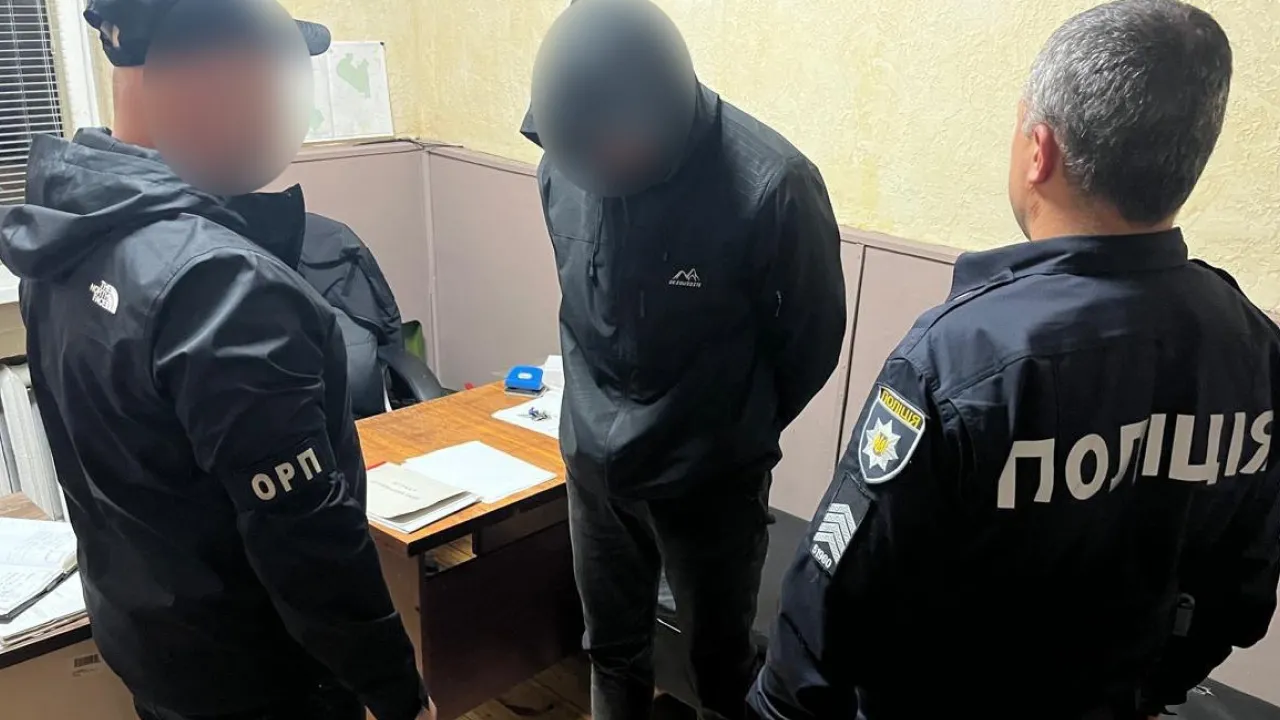 Житель Рівненщини намагався незаконно вивезти з України трьох осіб 