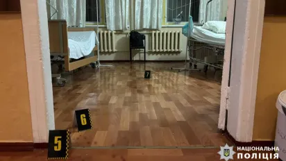 Вдарив ножем у шию та живіт: на Черкащині пацієнт намагався вбити лікаря - фото