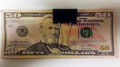 На Житомирщині затримали чоловіка, який за фальшиві долари купив автівку у дружини загиблого захисника - фото