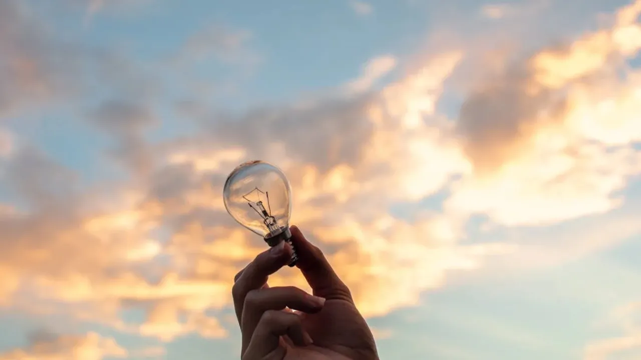 Коли в Україні можуть скасувати графіки відключень світла: відповідь радника прем'єра 