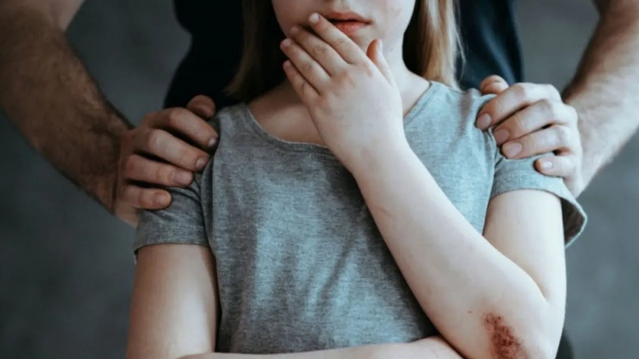 На Волині чоловік понад пів року розбещував свою 11-річну доньку 