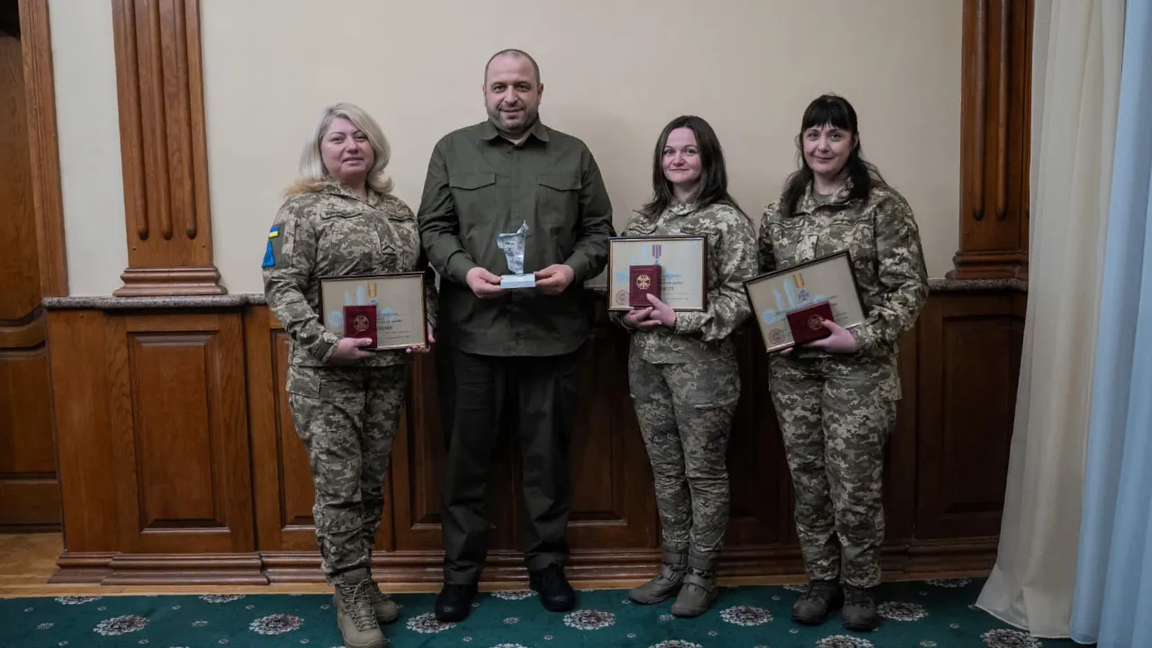 Колишня вихователька, яка збила російську ракету з "Ігли", отримала нагороду від Міноборони 