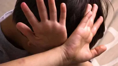 На Полтавщині жінка побила свою 7-річну доньку - фото