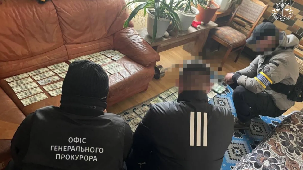 На Волині начальник районного ТЦК за хабарі оновлював дані військовозобов’язаним чоловікам 