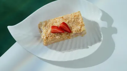 Як приготувати низькокалорійний трайфл "Наполеон" - фото