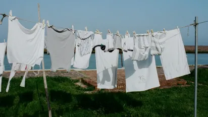 Сушимо одяг безкоштовно: поради для економії електроенергії - фото