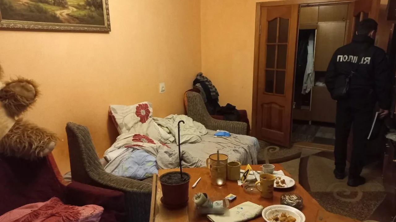 Вдарив ножем у шию: у Рівному чоловік ледве не вбив знайому через ревнощі 