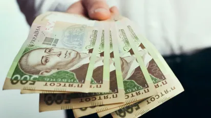 На "Укрпошті" виплатять українцям по 1000 гривень: коли можна буде отримати гроші - фото