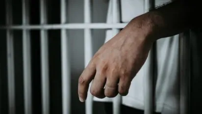 На Миколаївщині 19-річний хлопець зґвалтував 15-річну дівчину - фото