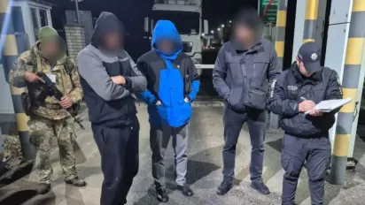 Під причепом вантажівки до Молдови: на Одещині викрили схему переправлення чоловіків за кордон - фото