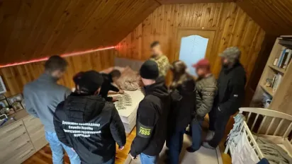 На Закарпатті прикордонник за 10 тисяч доларів допомагав "ухилянтам" потрапити до Угорщини - фото