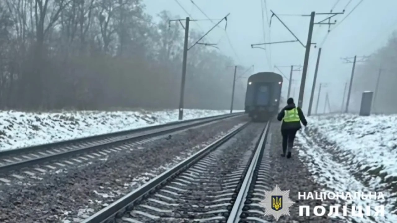 На Київщині пасажирський потяг на смерть збив чоловіка 