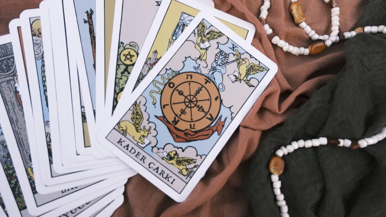 Гороскоп на 4 грудня за картами Таро: детальний прогноз для кожного знаку Зодіаку 