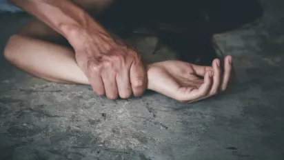 На Прикарпатті чоловік зґвалтував свою племінницю - фото