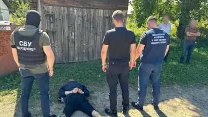 На Закарпатті чоловік за $18 тис. продавав ухилянтам довідку про непридатність, надруковану на принтері - фото