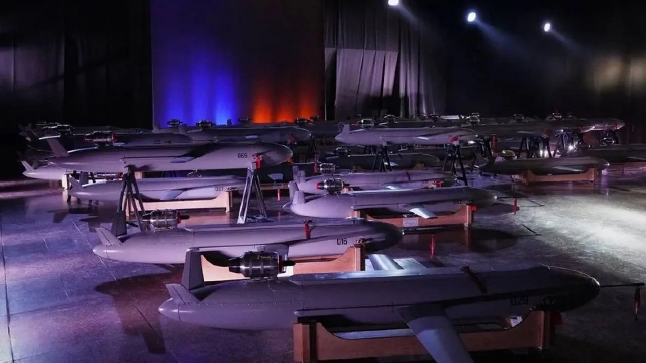 Зеленський презентував українську ракету-дрон «Пекло»  