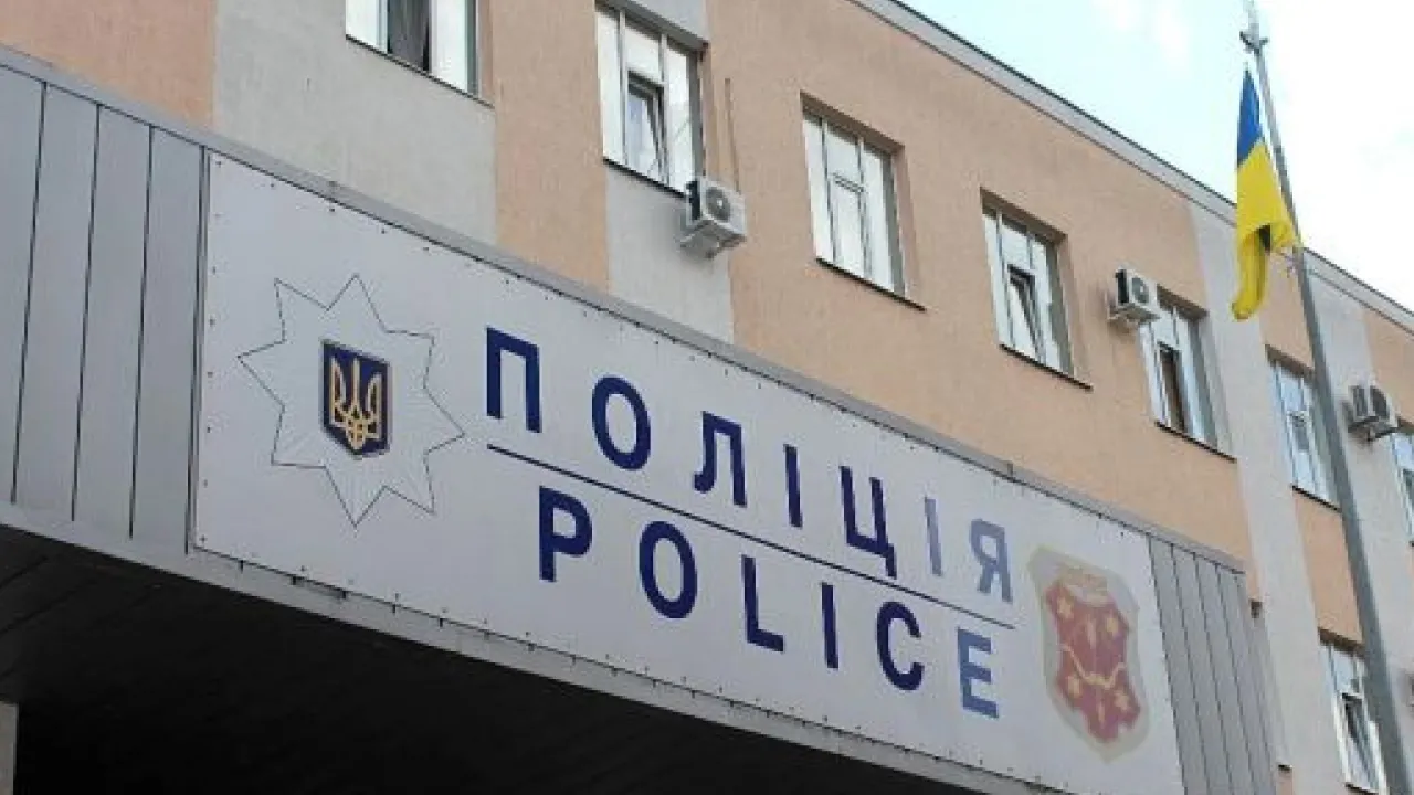 У Полтаві з вікна багатоповерхівки випала 14-річна дівчинка 