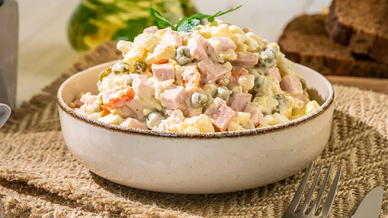 Як приготувати царський Олів'є: потрібно замінити два інгредієнти 